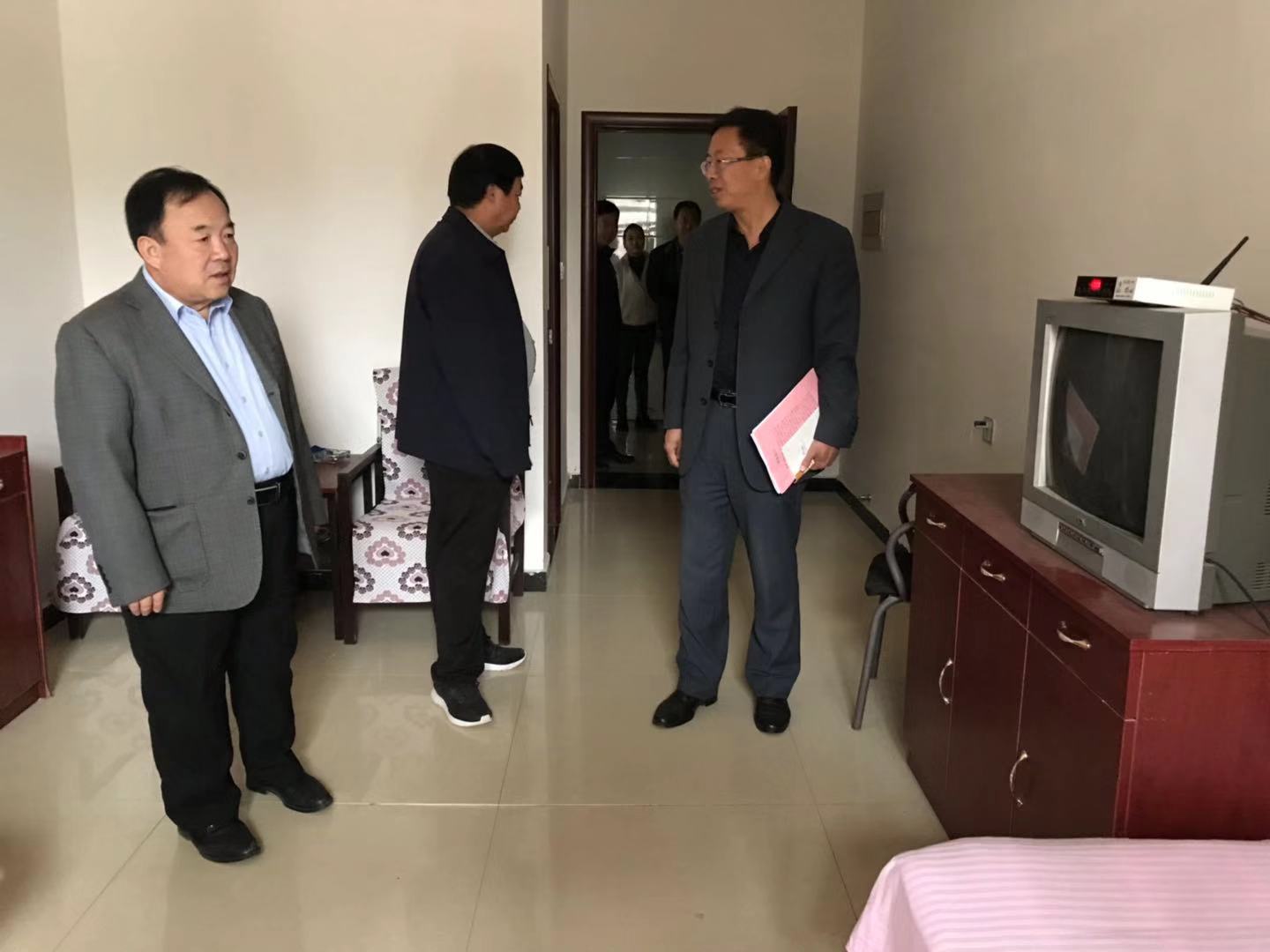 副局长郑国红同志简要汇报了政协提案办理工作有关情况,副局长韩晓光