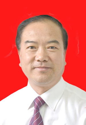 县委书记   樊中青    