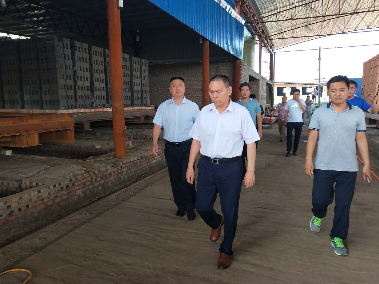 6月19日上午,魏县政府副县长刘忠良带领县环保分局领导班子,北皋镇